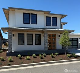 208 Riverwalk Drive, Lynden, WA 98264
