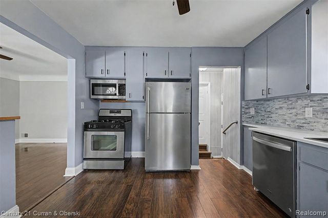 5375 Mayfair Street, Dearborn Heights, MI 48125