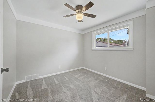 5375 Mayfair Street, Dearborn Heights, MI 48125