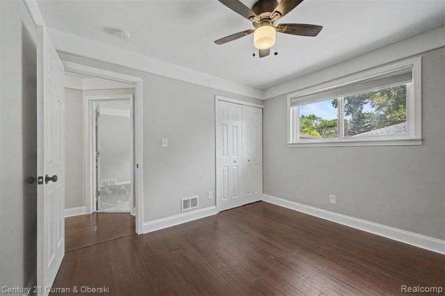 5375 Mayfair Street, Dearborn Heights, MI 48125