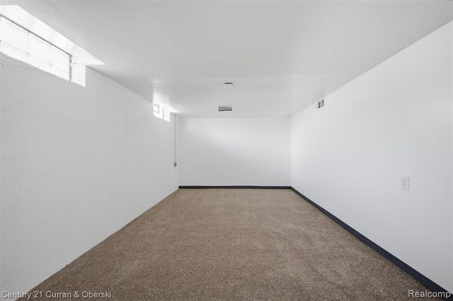 5375 Mayfair Street, Dearborn Heights, MI 48125
