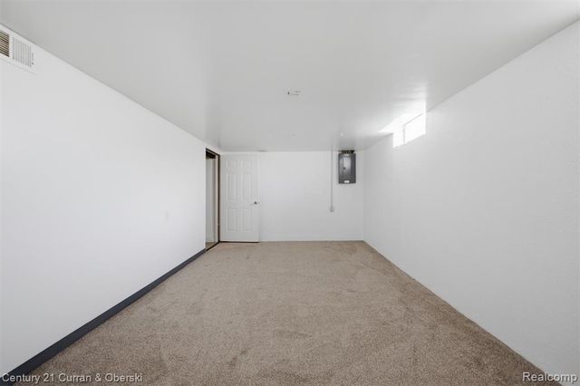 5375 Mayfair Street, Dearborn Heights, MI 48125