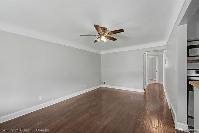 5375 Mayfair Street, Dearborn Heights, MI 48125