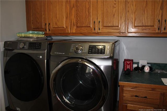 573 PORTER Road, Hope Mills, NC 28348