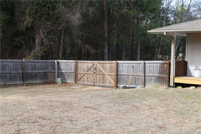 573 PORTER Road, Hope Mills, NC 28348