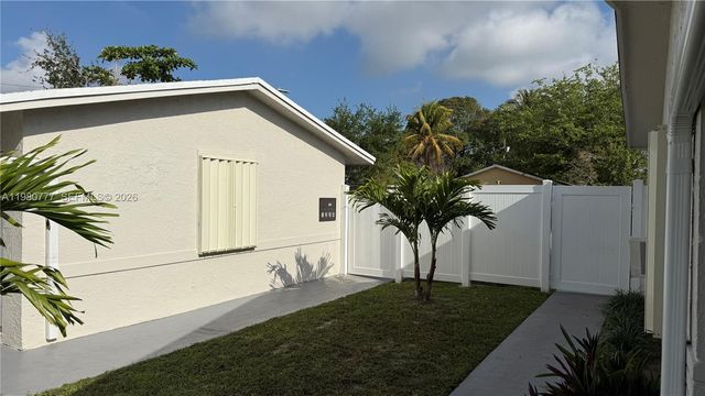 216 NW 12th Street, Pompano Beach, FL 33060