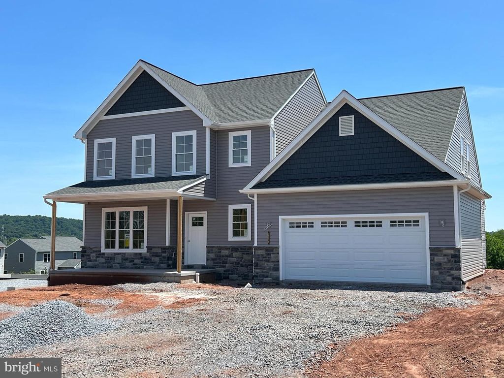 114 FOXGLOVE DR, Middletown, PA 17057