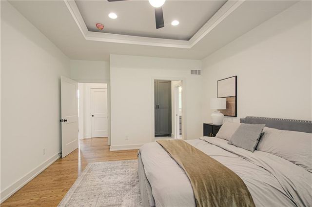 2150 NW Scenic View Drive, Riverside, MO 64150