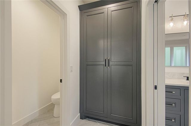 2150 NW Scenic View Drive, Riverside, MO 64150