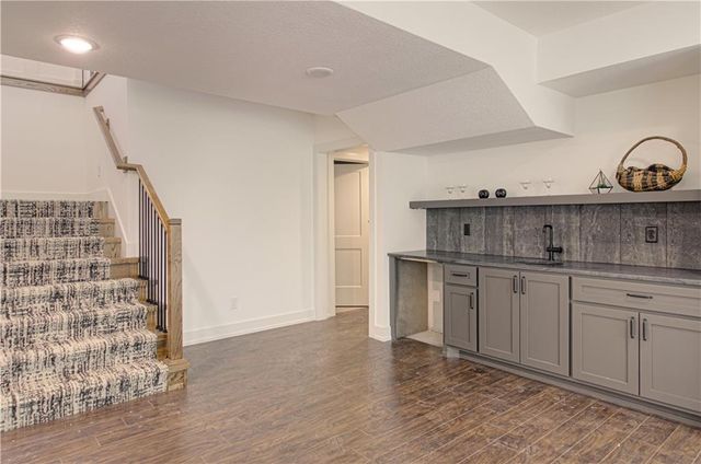 2150 NW Scenic View Drive, Riverside, MO 64150