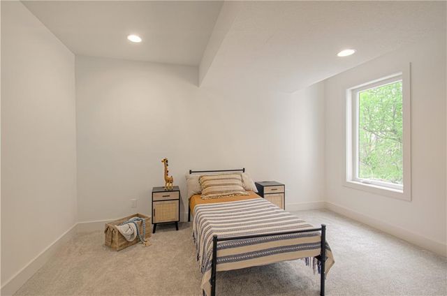 2150 NW Scenic View Drive, Riverside, MO 64150