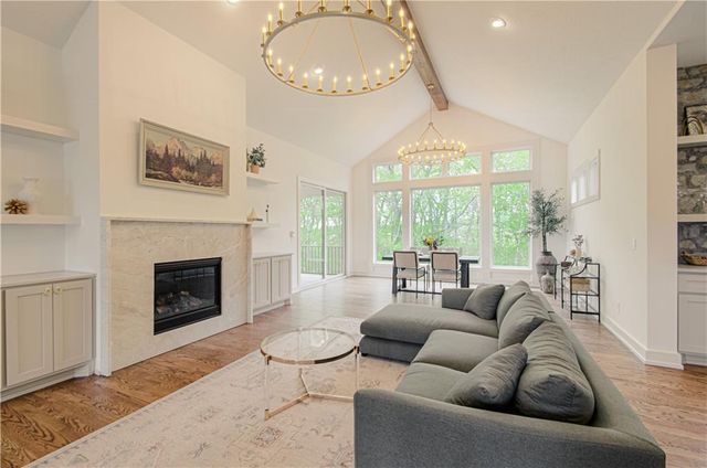 2150 NW Scenic View Drive, Riverside, MO 64150