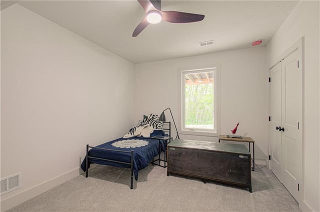 2150 NW Scenic View Drive, Riverside, MO 64150