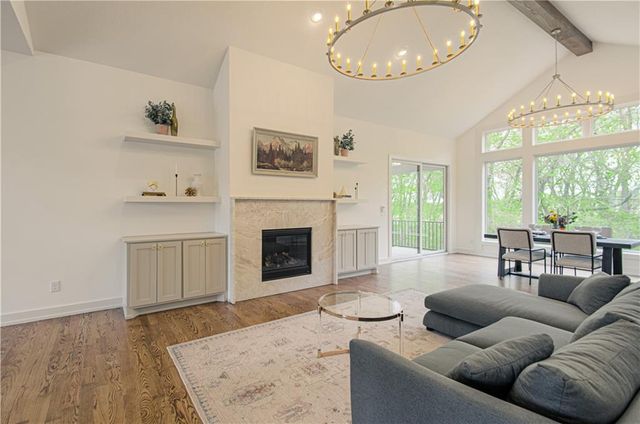 2150 NW Scenic View Drive, Riverside, MO 64150