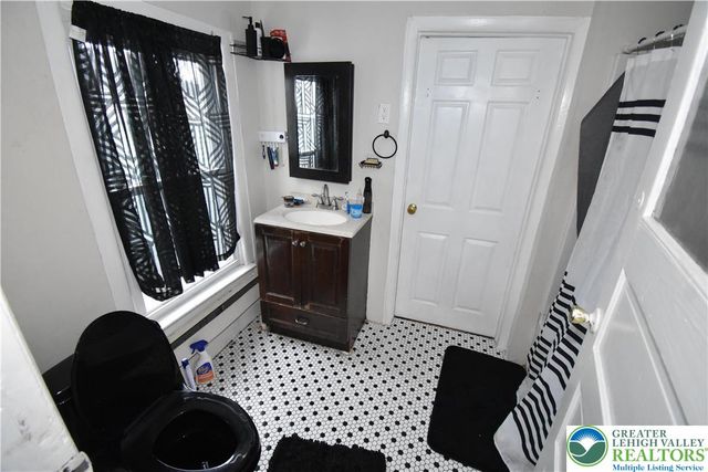 26 7th Street, Easton, PA 18042