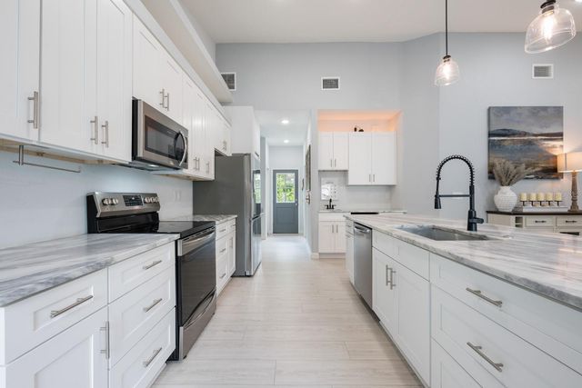 141 W MAIN STREET, Lake Helen, FL 32744