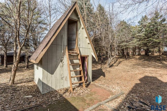 7604 E Palomino Rd Road, Sioux Falls, SD 57110