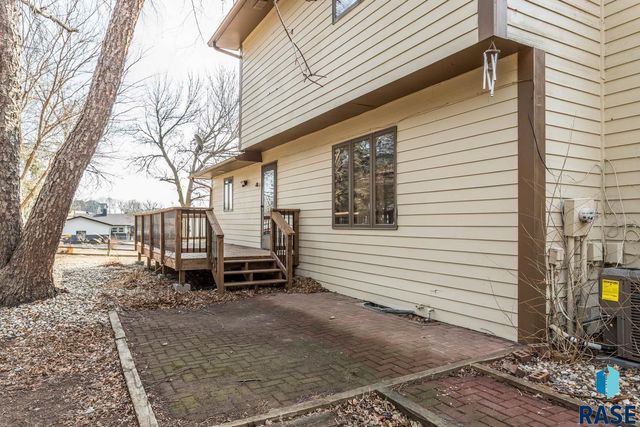 7604 E Palomino Rd Road, Sioux Falls, SD 57110