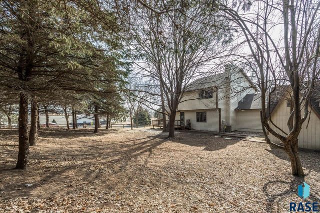 7604 E Palomino Rd Road, Sioux Falls, SD 57110