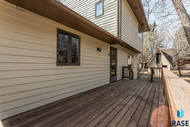 7604 E Palomino Rd Road, Sioux Falls, SD 57110