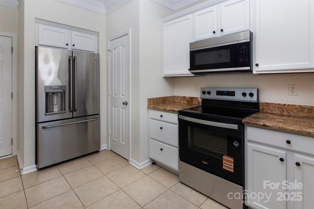 608 Wrayhill Drive, Charlotte, NC 28262