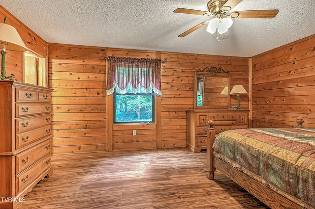 622 Shoals Lane, Hiltons, VA 24258