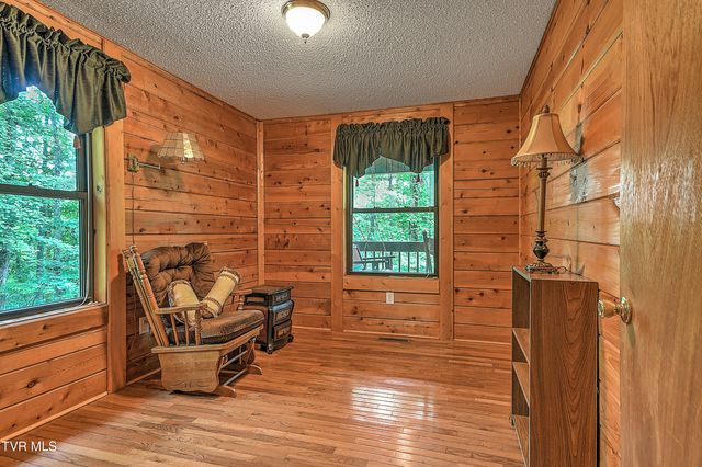 622 Shoals Lane, Hiltons, VA 24258