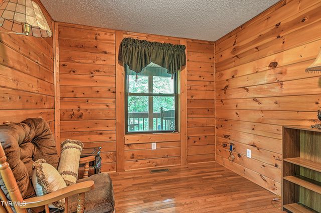 622 Shoals Lane, Hiltons, VA 24258