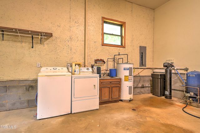 622 Shoals Lane, Hiltons, VA 24258