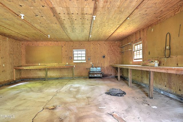 622 Shoals Lane, Hiltons, VA 24258
