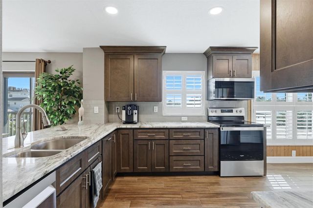 1001 BENJAMIN FRANKLIN DRIVE 206, Sarasota, FL 34236
