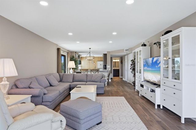 1001 BENJAMIN FRANKLIN DRIVE 206, Sarasota, FL 34236