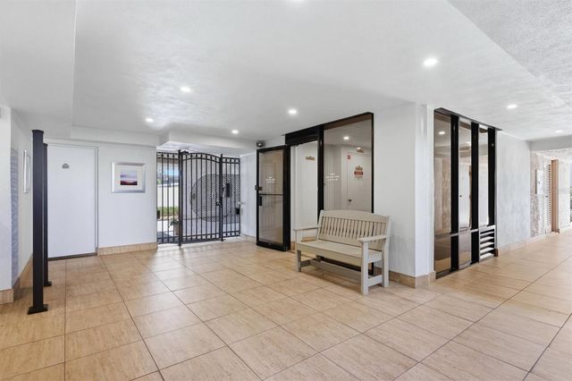 1001 BENJAMIN FRANKLIN DRIVE 206, Sarasota, FL 34236