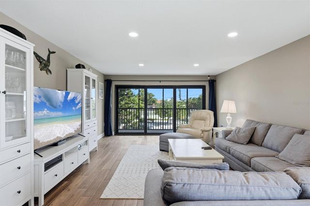 1001 BENJAMIN FRANKLIN DRIVE 206, Sarasota, FL 34236