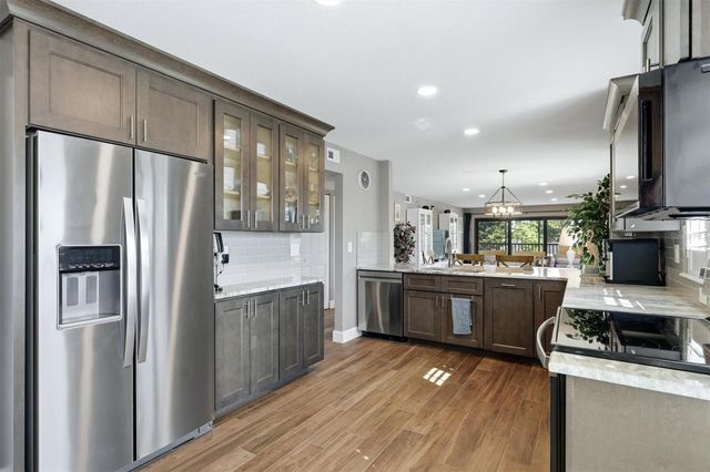 1001 BENJAMIN FRANKLIN DRIVE 206, Sarasota, FL 34236