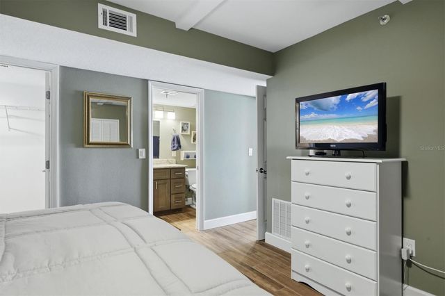 1001 BENJAMIN FRANKLIN DRIVE 206, Sarasota, FL 34236