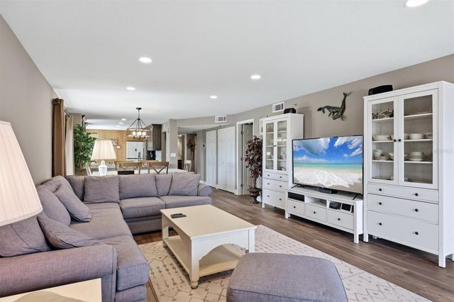 1001 BENJAMIN FRANKLIN DRIVE 206, Sarasota, FL 34236