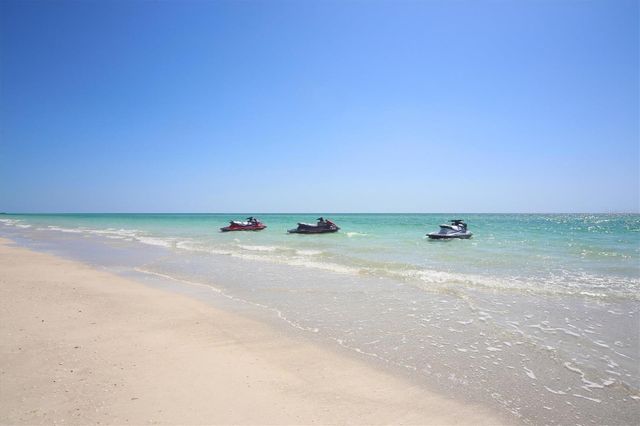 1001 BENJAMIN FRANKLIN DRIVE 206, Sarasota, FL 34236
