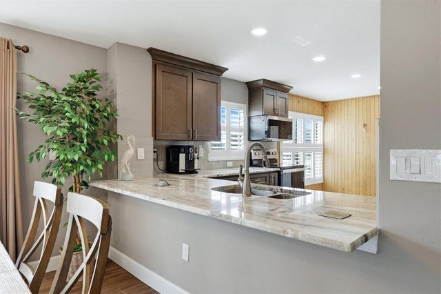 1001 BENJAMIN FRANKLIN DRIVE 206, Sarasota, FL 34236