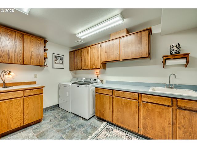 209 BLAINE Rd, Woodland, WA 98674
