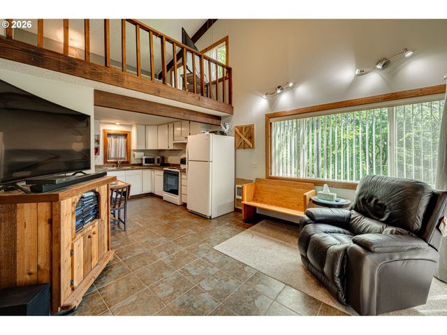 209 BLAINE Rd, Woodland, WA 98674