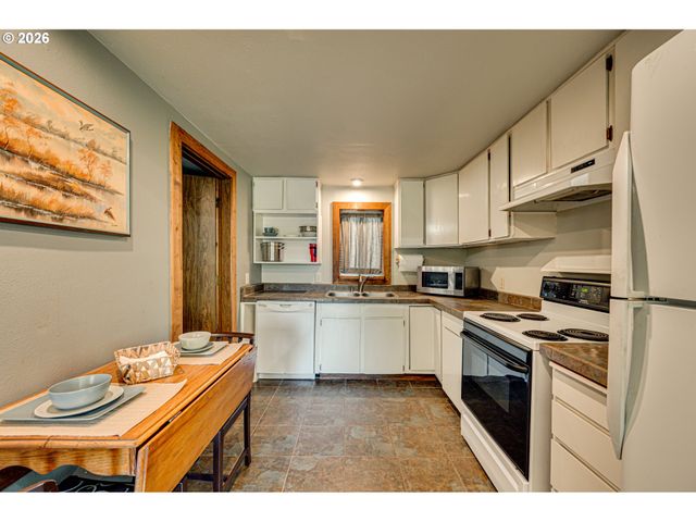 209 BLAINE Rd, Woodland, WA 98674