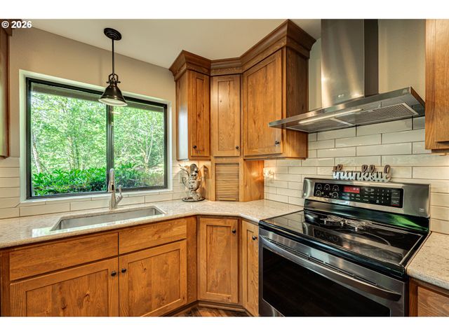 209 BLAINE Rd, Woodland, WA 98674