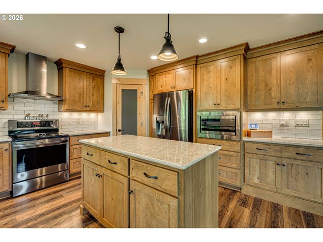 209 BLAINE Rd, Woodland, WA 98674