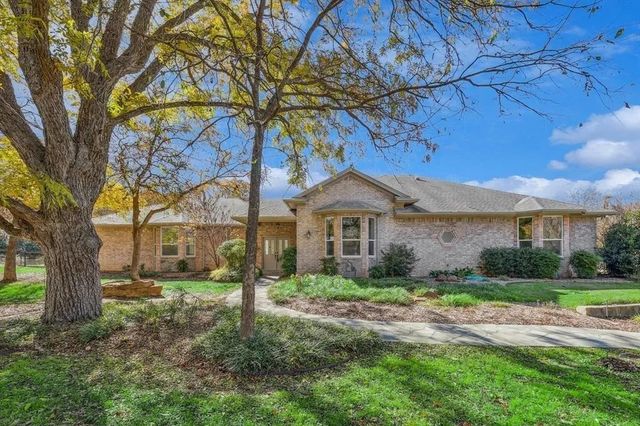 6116 Country Hill Court, Fort Worth, TX 76140