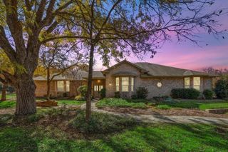 6116 Country Hill Court, Fort Worth, TX 76140