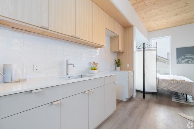 154 Broadway 302, Somerville, MA 02145