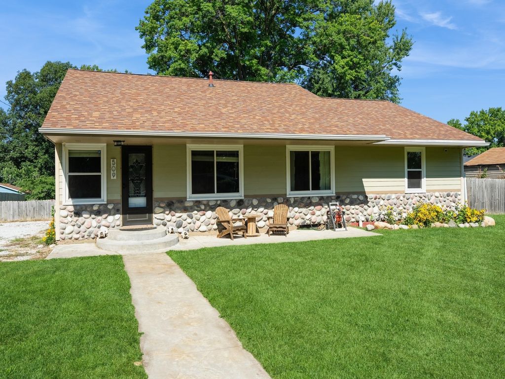 509 N I Street, Indianola, IA 50125