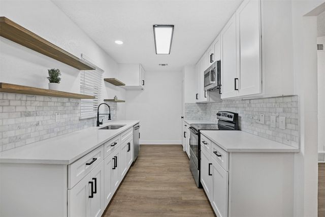 3524 Shady Valley Drive, Pantego, TX 76013