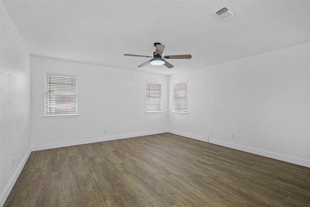 3524 Shady Valley Drive, Pantego, TX 76013